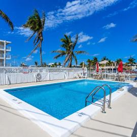 Sombrero Beach Getaway- Pool, hotel u gradu 'Marathon'