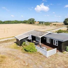 4712-Aakirkeby-Boderne-57: Åkirkeby şehrinde bir otel