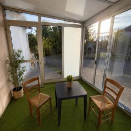 Large group house 4 bedrooms, garden BBQ, hotel a Mésanger