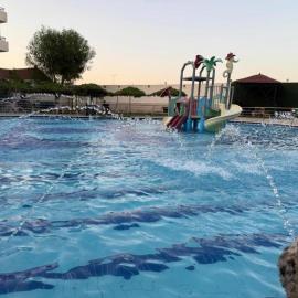 منتجع شاطي الاحلام2, hotel em Iambo