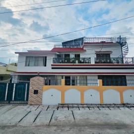 Doon Crest: Dehradun şehrinde bir otel