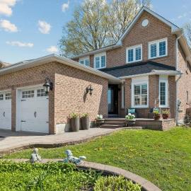 Modern Comforts, Quiet Neighborhood, free 02 parking, hotel en Pickering