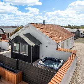LK868-Lokken-Aavej-6-b, hotel em Lokken