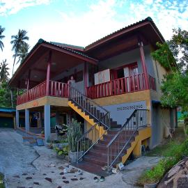 Koh Phangan Bungalows - Maduea Wan House