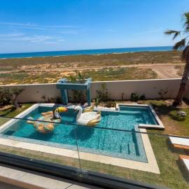 Grande villa familiale vue mer, hótel í Reyville