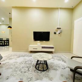 Hanah Home Muar IV, hotel i Muar