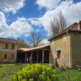 Maison au calme au bord de la rivière Gers