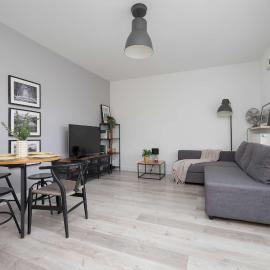 Warsaw Cozy Apartment with Parking and Garden by Noclegi Renters