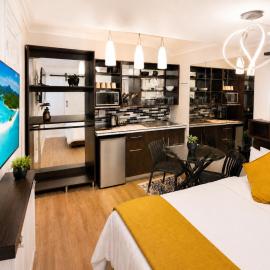 Faith, Hope & Love Self Catering, hotel i Port Elizabeth