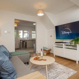 Modern 3-Bed House Central Melton Mowbray Free Parking, viešbutis mieste Melton Moubrėjus