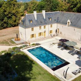 Gîte du Château des Brétignolles - Patrimoine, Piscine & Nature - Près de Chinon
