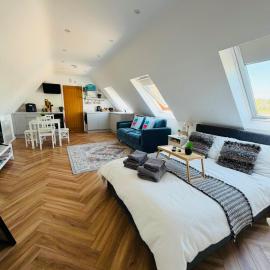 The Loft Near Whitstable, Parking, EV, Courtyard – hotel w mieście Seasalter