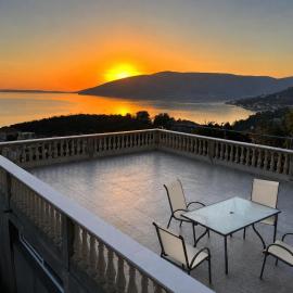 Golden View Apartments