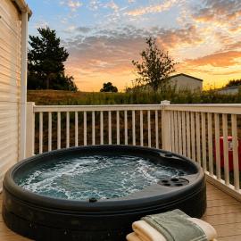Private Hot Tub Escape at Tattershall Lakes & Entertainment Passes Included!