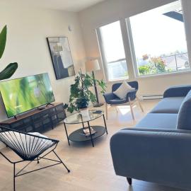 Sabino's rental, hotel en Coquitlam