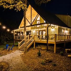 EagleRock Retreat- Pet Friendly, Hot Tub, Firepit