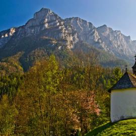 Cozy Alpine Chalet in Unterjettenberg - Ideal for Families & Nature Lovers