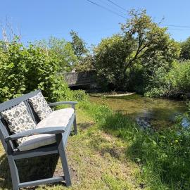 Riverside Countryside cottage