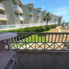 Ocean & Pool View - Hot Tubs - 2 Pools - Gym - Tennis - on seawall - Cruise Parking - Shoreline Stays 5108