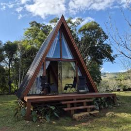 Chalé Vale das Nogueiras, hotel sa Barracão