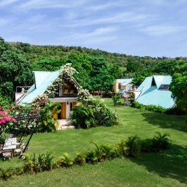 Dreamvilles Ecovillage Eco Villas with Jacuzzi near Beaches