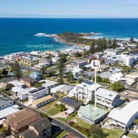 Leightons Cottage - Lifestyle Yamba, Hotel in Yamba
