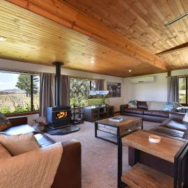 Soldiers Cottage picturebook vineyard home