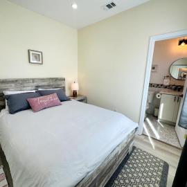 2-bedroom guest house in cool Huntington Beach with AC, WiFi