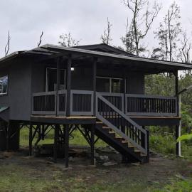 Private jungle retreat with AC and WiFi near Volcano, Hotel in Kurtistown