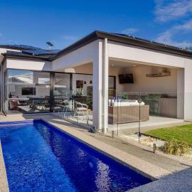 Belle Escapes - The Clovelly House, Luxury Coastal Retreat