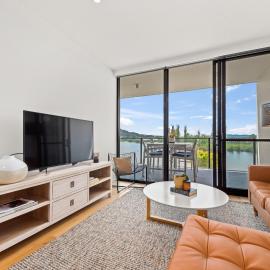 Luxurious Waterfront Unit with Breathtaking Views - Hosted by Canstay