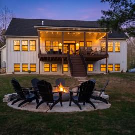 Four Sisters Cottage- Walk to Sister Bay, Fireplace, Ping Pong & More