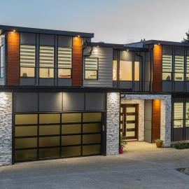 OceanVista Spacious 2BR 3BD 1BTH Free Parking Stunning Ocean and Mountain View, hotel di Victoria