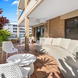 Central Broadbeach Private Patio Walk to All