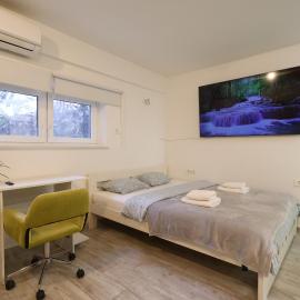 Cozy Ground Level Studio