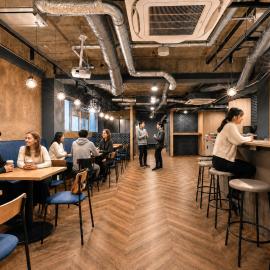 Shijo Guesthouse HIVE, hotel di Kyoto