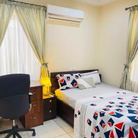 Fully Furnished Two Bedroom house in the Heart of Accra North Legon, hotel in North Legon