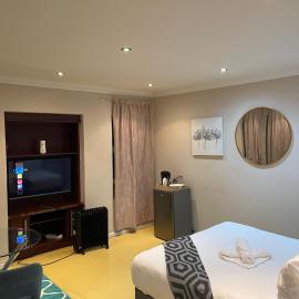 Nala Guest House, hotel i Parklands