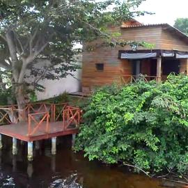 Studio au bord de la lagune, hotel di Assinie-Mafia