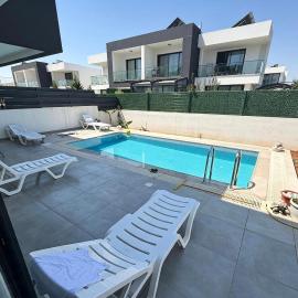 Twinsalamis Family Villa