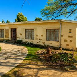 Rheola's Guest Cottage, hotel di Harrismith
