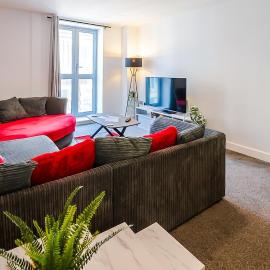 Central 2BR flat - free parking - sleeps 4