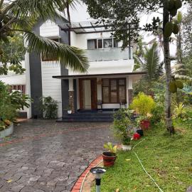 Curly Nest Homestay
