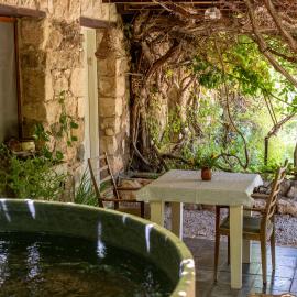 Hemdatya Stone Suites In The Galilee: Ilaniyya şehrinde bir otel