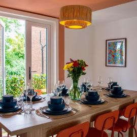 Spacious Home, Walk to City Centre & Free Parking, hotelli kohteessa Worcester