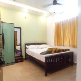 Saravana Home Stays, hotel din Vālpārai