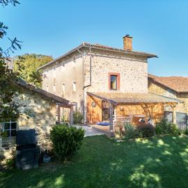 Gîte La Baisse, Hotel in Séreilhac