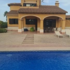 HL 004 Holiday Rentals 3 bedroom 2 bathroom villa