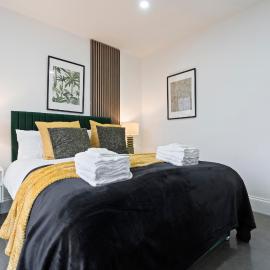 Luxury 5BR Retreat Calshot Beach & The New Forest
