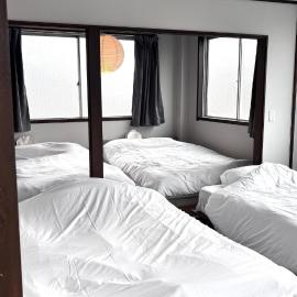 8min Walk from Kamisuwa Station & Lake Suwa Lobby Hotel, hotel u gradu 'Suwa'